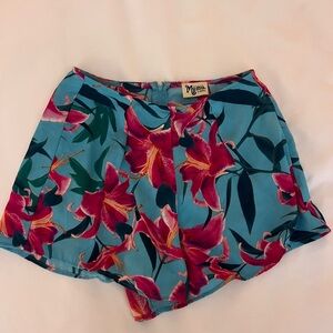 Mumu Women's Shorts